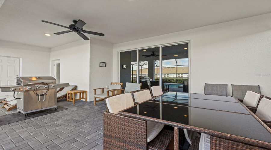 DAVENPORT, Florida 33897, 7 Bedrooms Bedrooms, ,5 BathroomsBathrooms,Residential,For Sale,LILAC,0,MFRS5154199