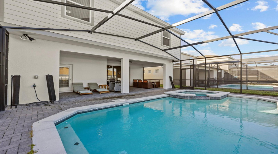 DAVENPORT, Florida 33897, 7 Bedrooms Bedrooms, ,5 BathroomsBathrooms,Residential,For Sale,LILAC,0,MFRS5154199