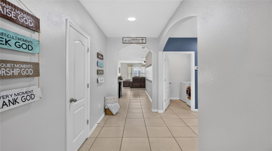 DAVENPORT, Florida 33837, 4 Bedrooms Bedrooms, ,2 BathroomsBathrooms,Residential,For Sale,LUDISIA,0,MFRS5154343