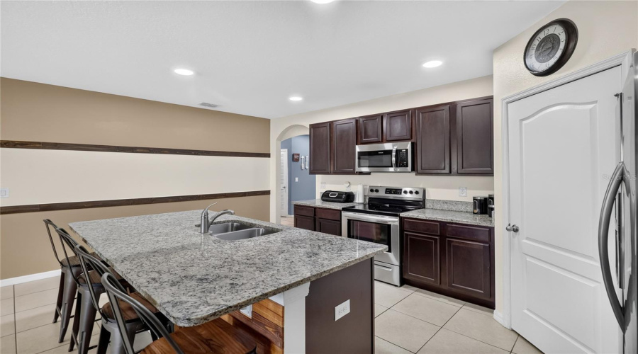 DAVENPORT, Florida 33837, 4 Bedrooms Bedrooms, ,2 BathroomsBathrooms,Residential,For Sale,LUDISIA,0,MFRS5154343