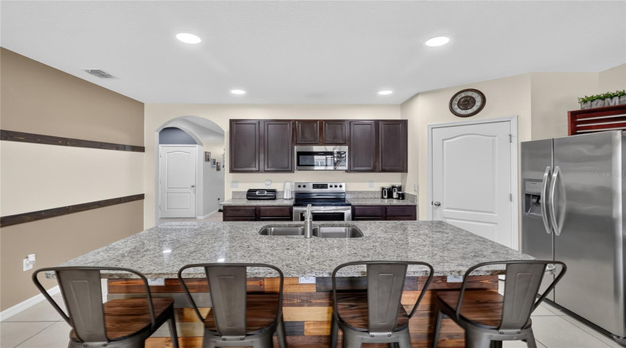 DAVENPORT, Florida 33837, 4 Bedrooms Bedrooms, ,2 BathroomsBathrooms,Residential,For Sale,LUDISIA,0,MFRS5154343