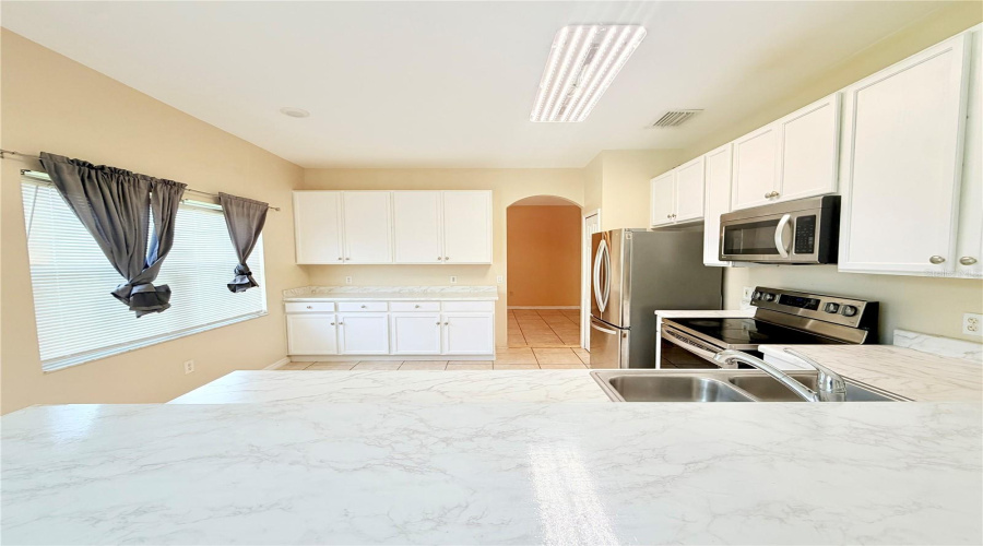 KISSIMMEE, Florida 34746, 4 Bedrooms Bedrooms, ,2 BathroomsBathrooms,Residential,For Sale,LUGANO,0,MFRO6427986