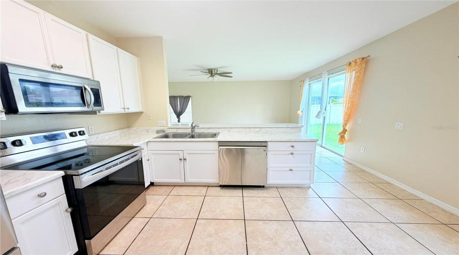 KISSIMMEE, Florida 34746, 4 Bedrooms Bedrooms, ,2 BathroomsBathrooms,Residential,For Sale,LUGANO,0,MFRO6427986