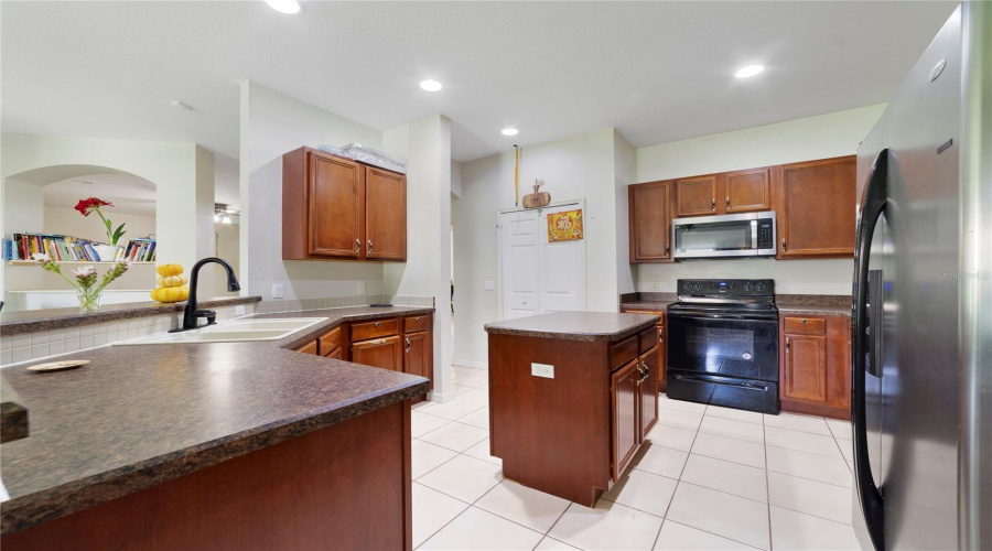KISSIMMEE, Florida 34746, 4 Bedrooms Bedrooms, ,3 BathroomsBathrooms,Residential,For Sale,EAGLE TALON,0,MFRO6425263