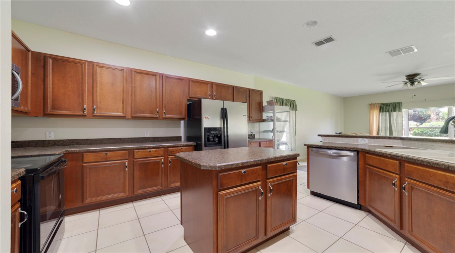 KISSIMMEE, Florida 34746, 4 Bedrooms Bedrooms, ,3 BathroomsBathrooms,Residential,For Sale,EAGLE TALON,0,MFRO6425263
