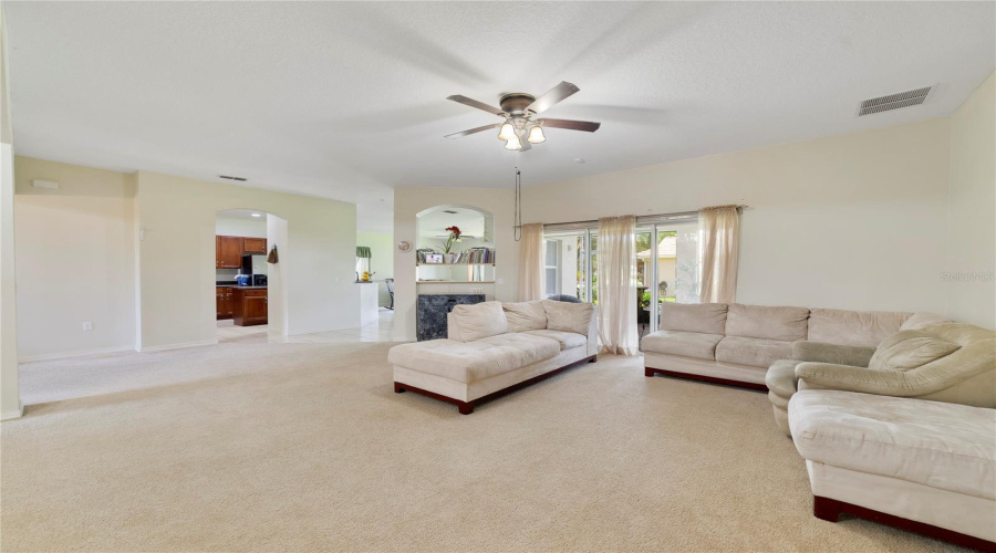 KISSIMMEE, Florida 34746, 4 Bedrooms Bedrooms, ,3 BathroomsBathrooms,Residential,For Sale,EAGLE TALON,0,MFRO6425263