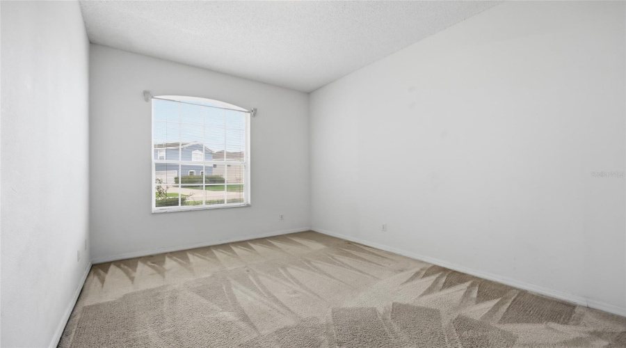 DAVENPORT, Florida 33837, 6 Bedrooms Bedrooms, ,4 BathroomsBathrooms,Residential,For Sale,BLOOMINGDALE,0,MFRO6428119
