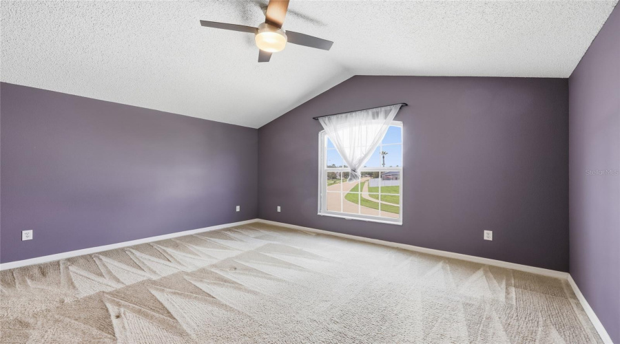 DAVENPORT, Florida 33837, 6 Bedrooms Bedrooms, ,4 BathroomsBathrooms,Residential,For Sale,BLOOMINGDALE,0,MFRO6428119