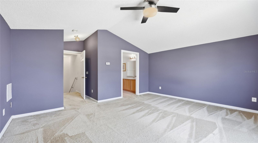 DAVENPORT, Florida 33837, 6 Bedrooms Bedrooms, ,4 BathroomsBathrooms,Residential,For Sale,BLOOMINGDALE,0,MFRO6428119