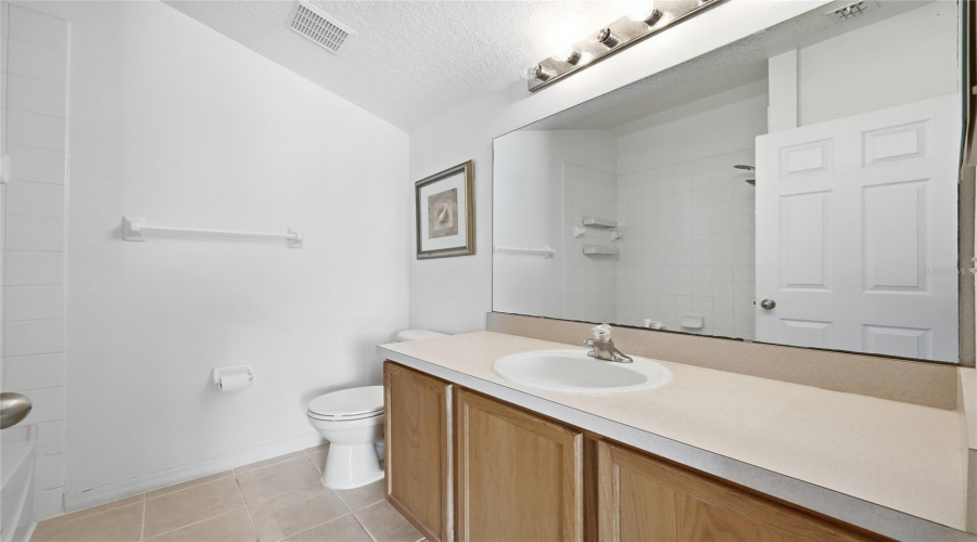 DAVENPORT, Florida 33837, 6 Bedrooms Bedrooms, ,4 BathroomsBathrooms,Residential,For Sale,BLOOMINGDALE,0,MFRO6428119