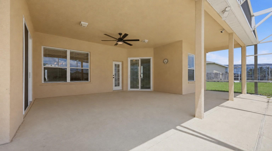 DAVENPORT, Florida 33837, 6 Bedrooms Bedrooms, ,4 BathroomsBathrooms,Residential,For Sale,BLOOMINGDALE,0,MFRO6428119
