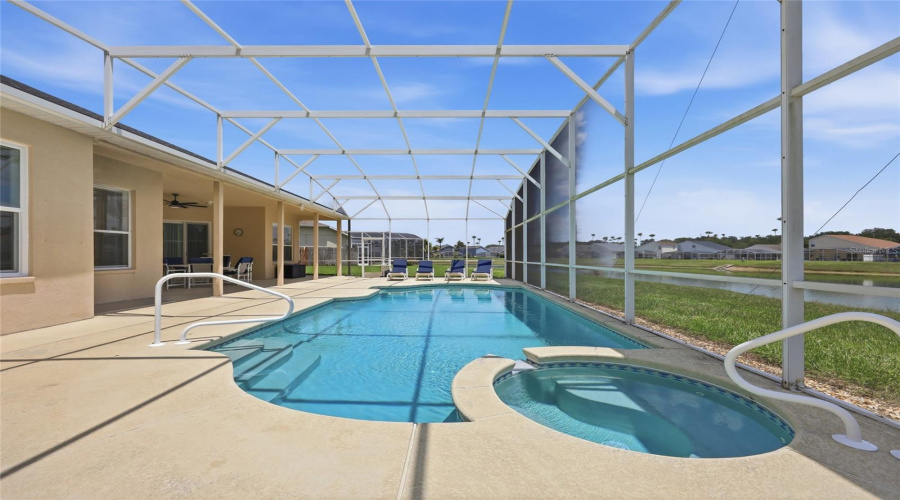 DAVENPORT, Florida 33837, 6 Bedrooms Bedrooms, ,4 BathroomsBathrooms,Residential,For Sale,BLOOMINGDALE,0,MFRO6428119