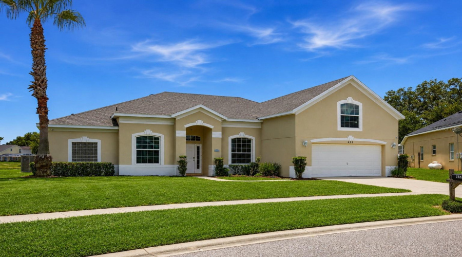 DAVENPORT, Florida 33837, 6 Bedrooms Bedrooms, ,4 BathroomsBathrooms,Residential,For Sale,BLOOMINGDALE,0,MFRO6428119