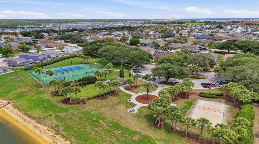 DAVENPORT, Florida 33837, 6 Bedrooms Bedrooms, ,4 BathroomsBathrooms,Residential,For Sale,BLOOMINGDALE,0,MFRO6428119