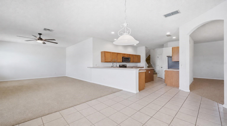 DAVENPORT, Florida 33837, 6 Bedrooms Bedrooms, ,4 BathroomsBathrooms,Residential,For Sale,BLOOMINGDALE,0,MFRO6428119