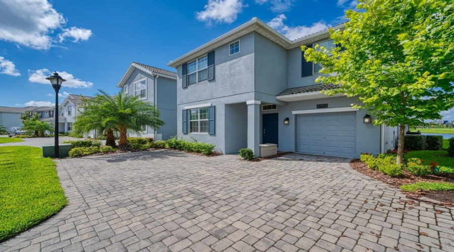 KISSIMMEE, Florida 34746, 4 Bedrooms Bedrooms, ,3 BathroomsBathrooms,Residential,For Sale,LOVE STOREY,0,MFRO6426441