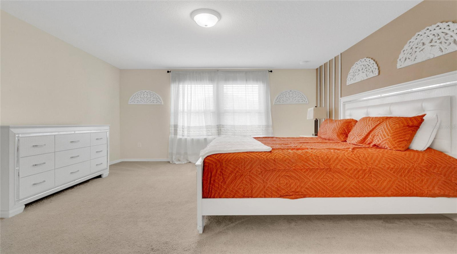 DAVENPORT, Florida 33837, 5 Bedrooms Bedrooms, ,4 BathroomsBathrooms,Residential,For Sale,MISTY OAK,0,MFRO6328372