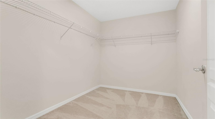 DAVENPORT, Florida 33837, 5 Bedrooms Bedrooms, ,4 BathroomsBathrooms,Residential,For Sale,MISTY OAK,0,MFRO6328372
