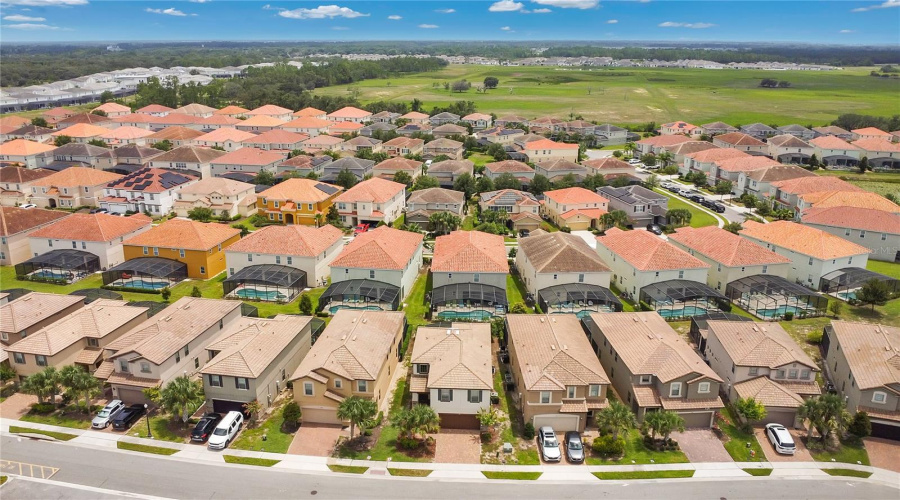 DAVENPORT, Florida 33837, 5 Bedrooms Bedrooms, ,4 BathroomsBathrooms,Residential,For Sale,MISTY OAK,0,MFRO6328372