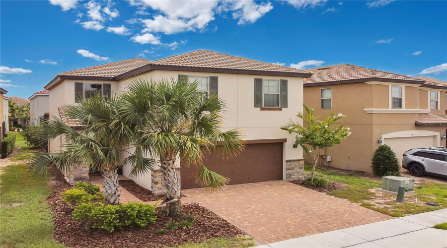 DAVENPORT, Florida 33837, 5 Bedrooms Bedrooms, ,4 BathroomsBathrooms,Residential,For Sale,MISTY OAK,0,MFRO6328372