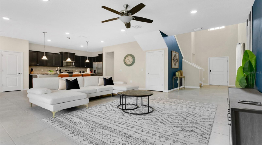 DAVENPORT, Florida 33837, 5 Bedrooms Bedrooms, ,4 BathroomsBathrooms,Residential,For Sale,MISTY OAK,0,MFRO6328372