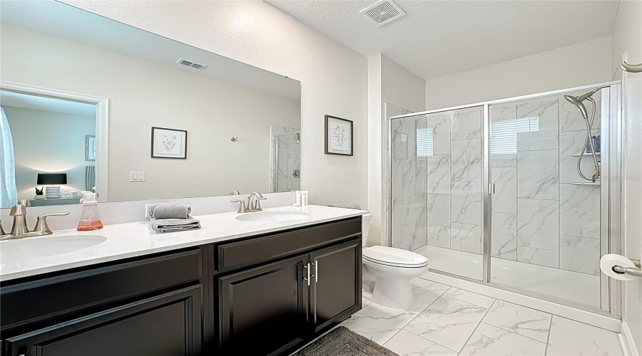 DAVENPORT, Florida 33896, 6 Bedrooms Bedrooms, ,5 BathroomsBathrooms,Residential,For Sale,DROP SHOT,0,MFRO6351796
