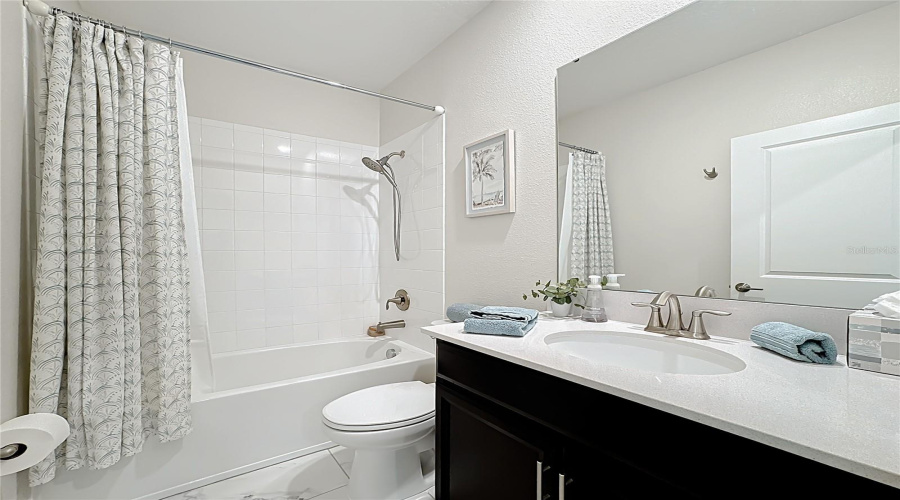DAVENPORT, Florida 33896, 6 Bedrooms Bedrooms, ,5 BathroomsBathrooms,Residential,For Sale,DROP SHOT,0,MFRO6351796