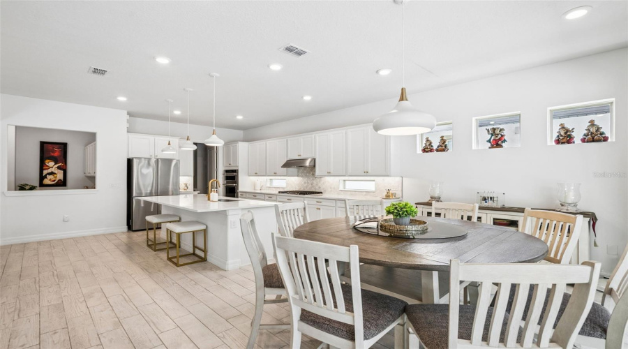 ORLANDO, Florida 32836, 7 Bedrooms Bedrooms, ,5 BathroomsBathrooms,Residential,For Sale,WANDERING,0,MFRO6428375