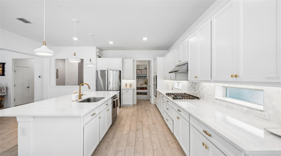 ORLANDO, Florida 32836, 7 Bedrooms Bedrooms, ,5 BathroomsBathrooms,Residential,For Sale,WANDERING,0,MFRO6428375