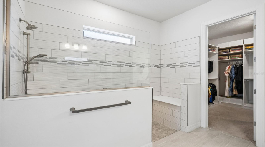 ORLANDO, Florida 32836, 7 Bedrooms Bedrooms, ,5 BathroomsBathrooms,Residential,For Sale,WANDERING,0,MFRO6428375