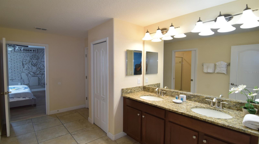 Jack and Jill bathroom with shower for bedrooms 4 & 5