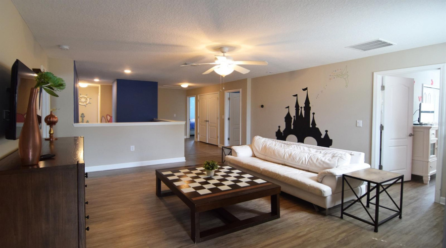 Second lounge in the loft