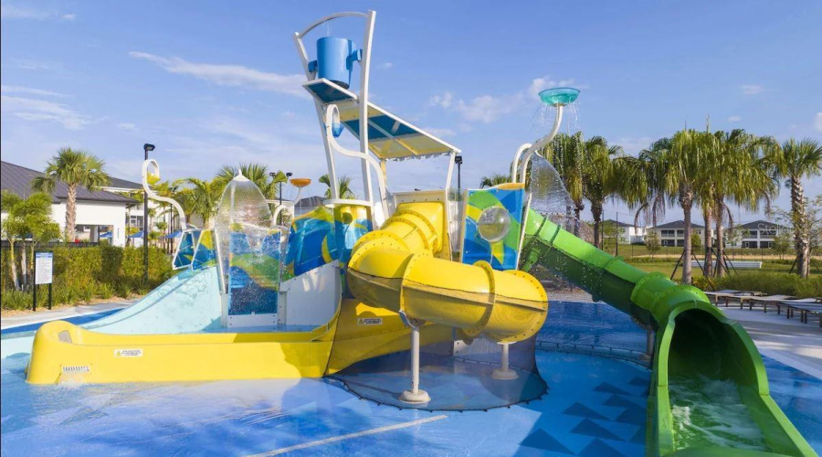 Retreat clubhouse splash pad