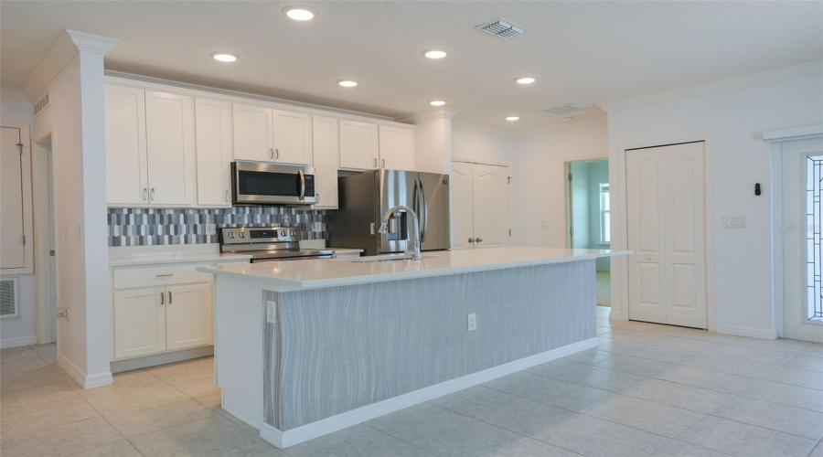 DAVENPORT, Florida 33896, 3 Bedrooms Bedrooms, ,2 BathroomsBathrooms,Residential,For Sale,VILLAVISTA,0,MFRO6409065