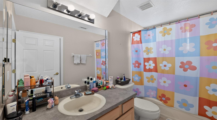 DAVENPORT, Florida 33897, 5 Bedrooms Bedrooms, ,4 BathroomsBathrooms,Residential,For Sale,CALABAY PARC,0,MFRO6428495