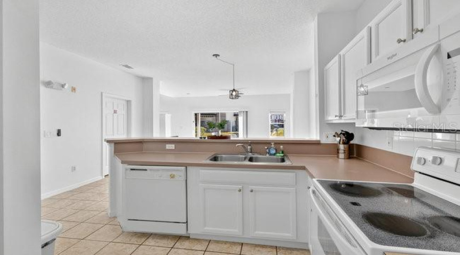 KISSIMMEE, Florida 34746, 3 Bedrooms Bedrooms, ,2 BathroomsBathrooms,Residential,For Sale,PARK RIDGE,0,MFRO6428420