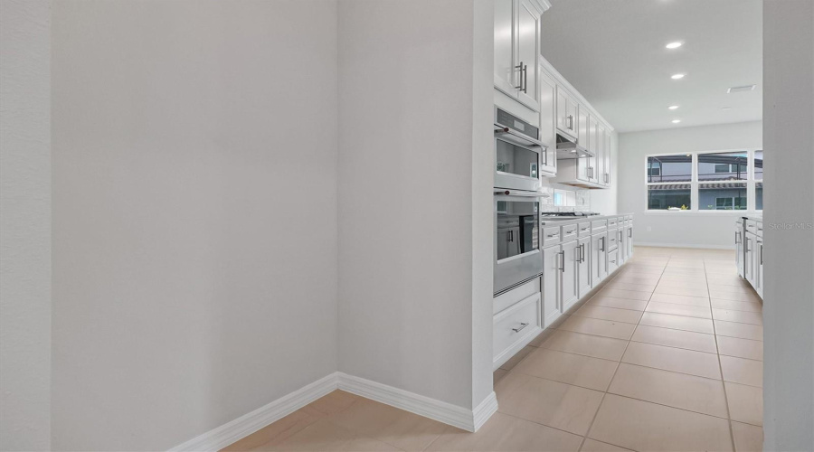 ORLANDO, Florida 32836, 4 Bedrooms Bedrooms, ,4 BathroomsBathrooms,Residential,For Sale,PARK CLIFF,0,MFRO6428454