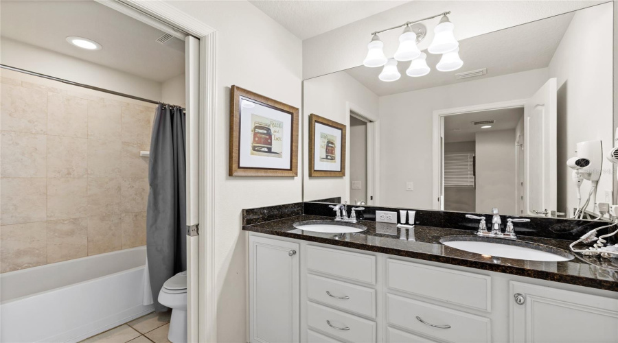 KISSIMMEE, Florida 34747, 5 Bedrooms Bedrooms, ,4 BathroomsBathrooms,Residential,For Sale,ROME,0,MFRO6426610