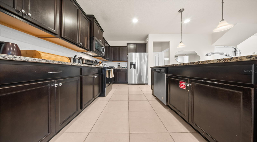 KISSIMMEE, Florida 34747, 5 Bedrooms Bedrooms, ,4 BathroomsBathrooms,Residential,For Sale,PRAGUE,0,MFRS5154202
