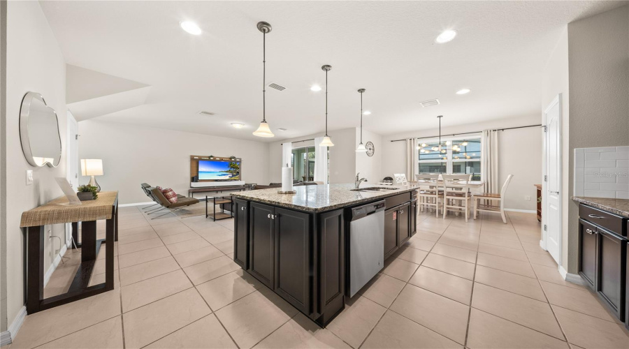 KISSIMMEE, Florida 34747, 5 Bedrooms Bedrooms, ,4 BathroomsBathrooms,Residential,For Sale,PRAGUE,0,MFRS5154202