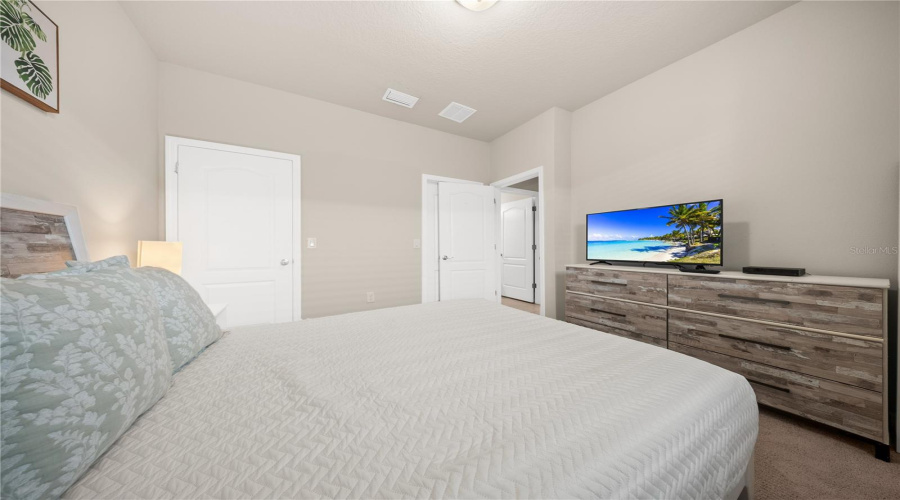 KISSIMMEE, Florida 34747, 5 Bedrooms Bedrooms, ,4 BathroomsBathrooms,Residential,For Sale,PRAGUE,0,MFRS5154202