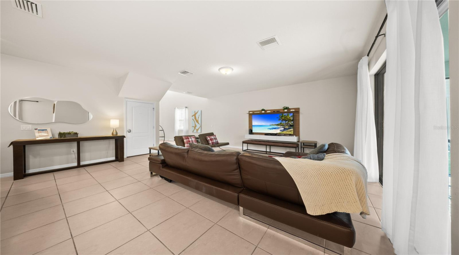 KISSIMMEE, Florida 34747, 5 Bedrooms Bedrooms, ,4 BathroomsBathrooms,Residential,For Sale,PRAGUE,0,MFRS5154202