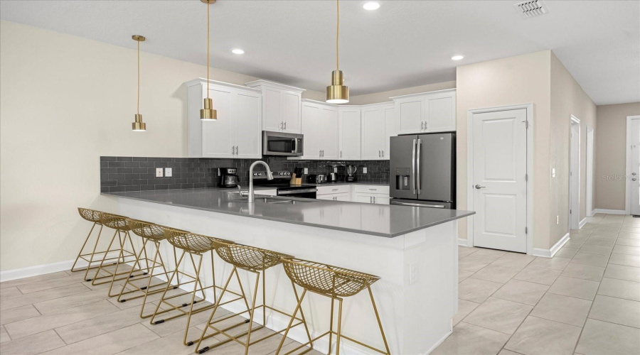 KISSIMMEE, Florida 34746, 8 Bedrooms Bedrooms, ,5 BathroomsBathrooms,Residential,For Sale,TARGET,0,MFRO6427050