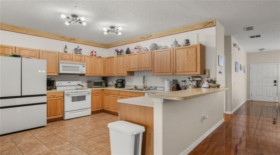 KISSIMMEE, Florida 34747, 3 Bedrooms Bedrooms, ,2 BathroomsBathrooms,Residential,For Sale,SUN LAKE,0,MFRO6428576