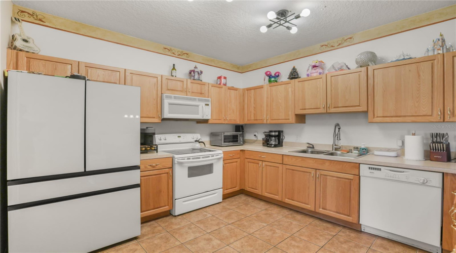 KISSIMMEE, Florida 34747, 3 Bedrooms Bedrooms, ,2 BathroomsBathrooms,Residential,For Sale,SUN LAKE,0,MFRO6428576