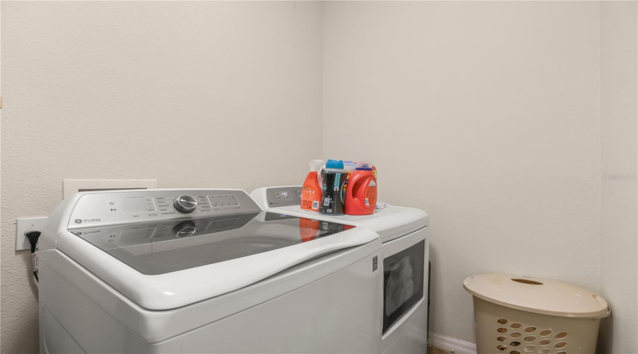 KISSIMMEE, Florida 34747, 3 Bedrooms Bedrooms, ,2 BathroomsBathrooms,Residential,For Sale,SUN LAKE,0,MFRO6428576