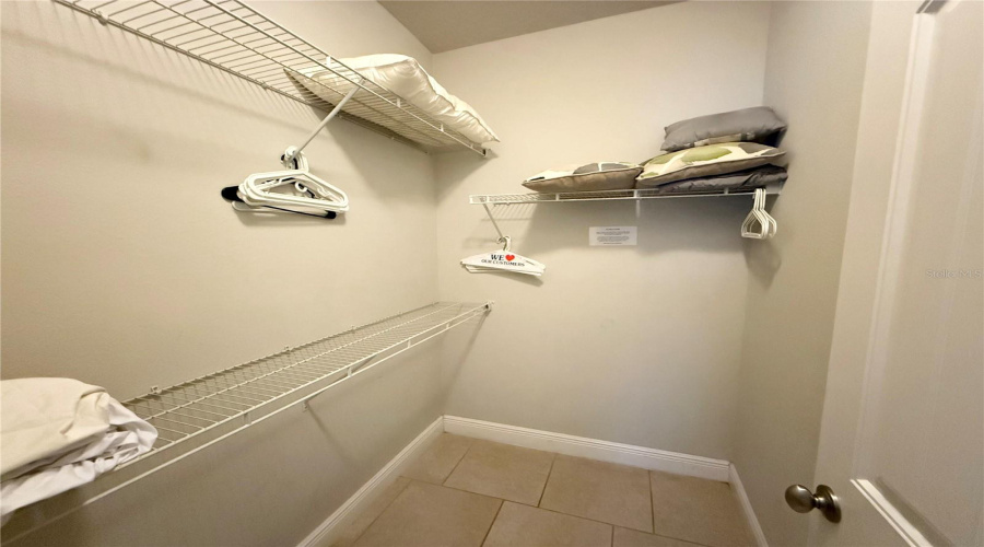 DAVENPORT, Florida 33837, 6 Bedrooms Bedrooms, ,4 BathroomsBathrooms,Residential,For Sale,WILDWOOD,0,MFRGC541695