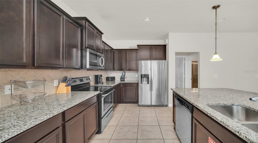KISSIMMEE, Florida 34747, 5 Bedrooms Bedrooms, ,4 BathroomsBathrooms,Residential,For Sale,NICE,0,MFRO6428506