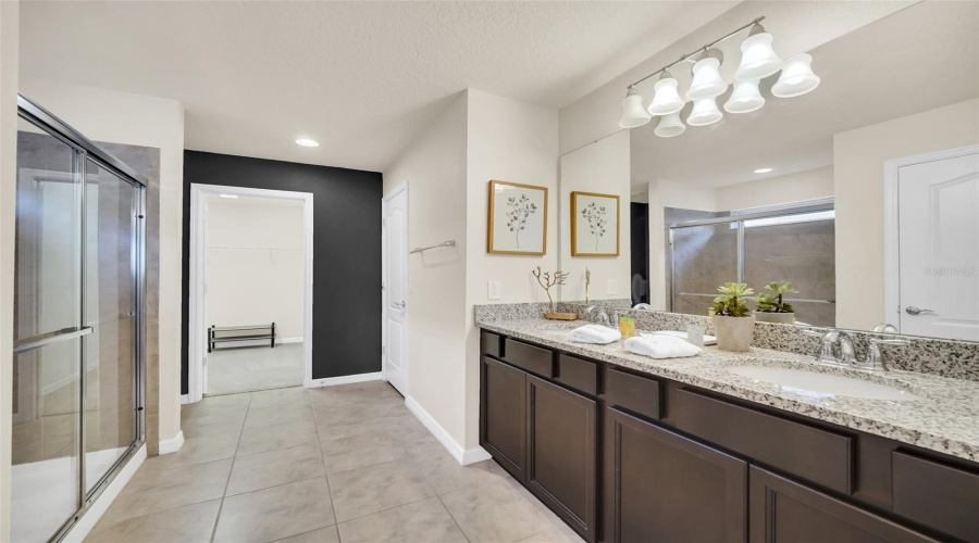 KISSIMMEE, Florida 34747, 5 Bedrooms Bedrooms, ,4 BathroomsBathrooms,Residential,For Sale,NICE,0,MFRO6428506