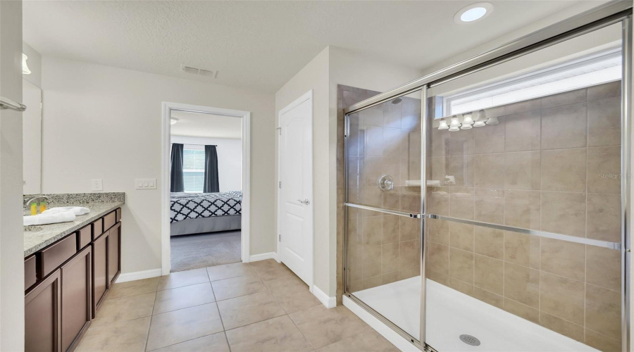 KISSIMMEE, Florida 34747, 5 Bedrooms Bedrooms, ,4 BathroomsBathrooms,Residential,For Sale,NICE,0,MFRO6428506